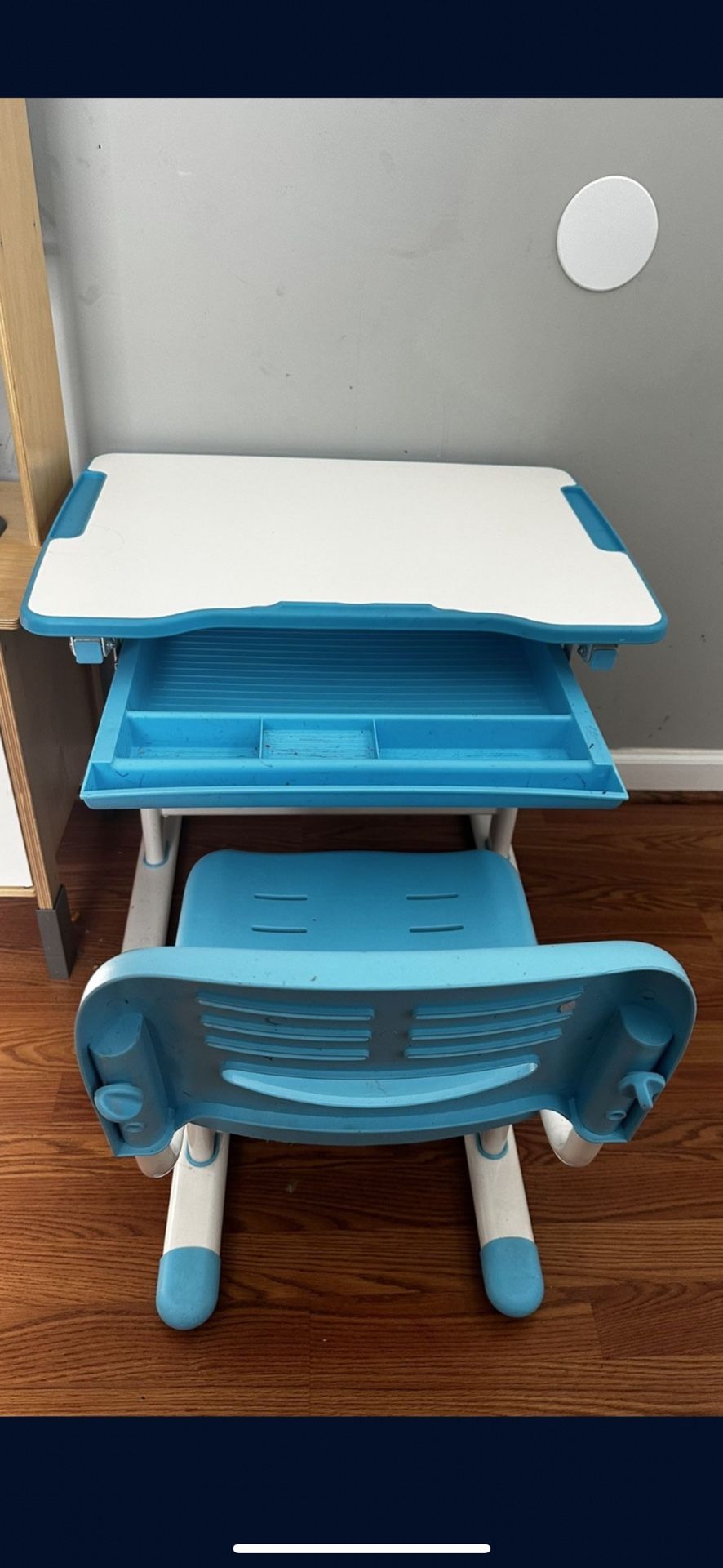 Toddler to Kids Desk