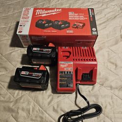 Milwaukee M18 Battery 5.0 Y Charger New 