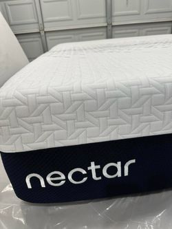 Nectar Luxe Memory Foam, Queen, Like New, Excellent Condition