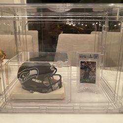 Russell Wilson 2012 Topps BGS Slab Authentic Auto RC + Mini Helmet Autograph w/ Display Case!