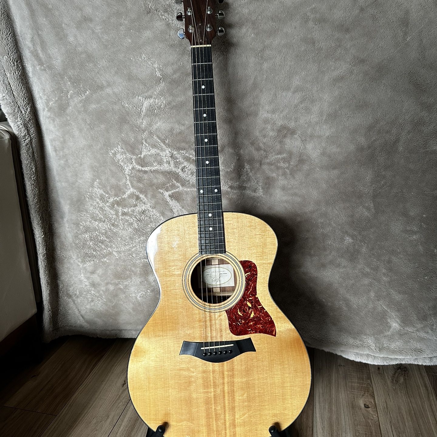 Taylor 314 Acoustic Guitar (Made In USA) for Sale in Puyallup, WA 