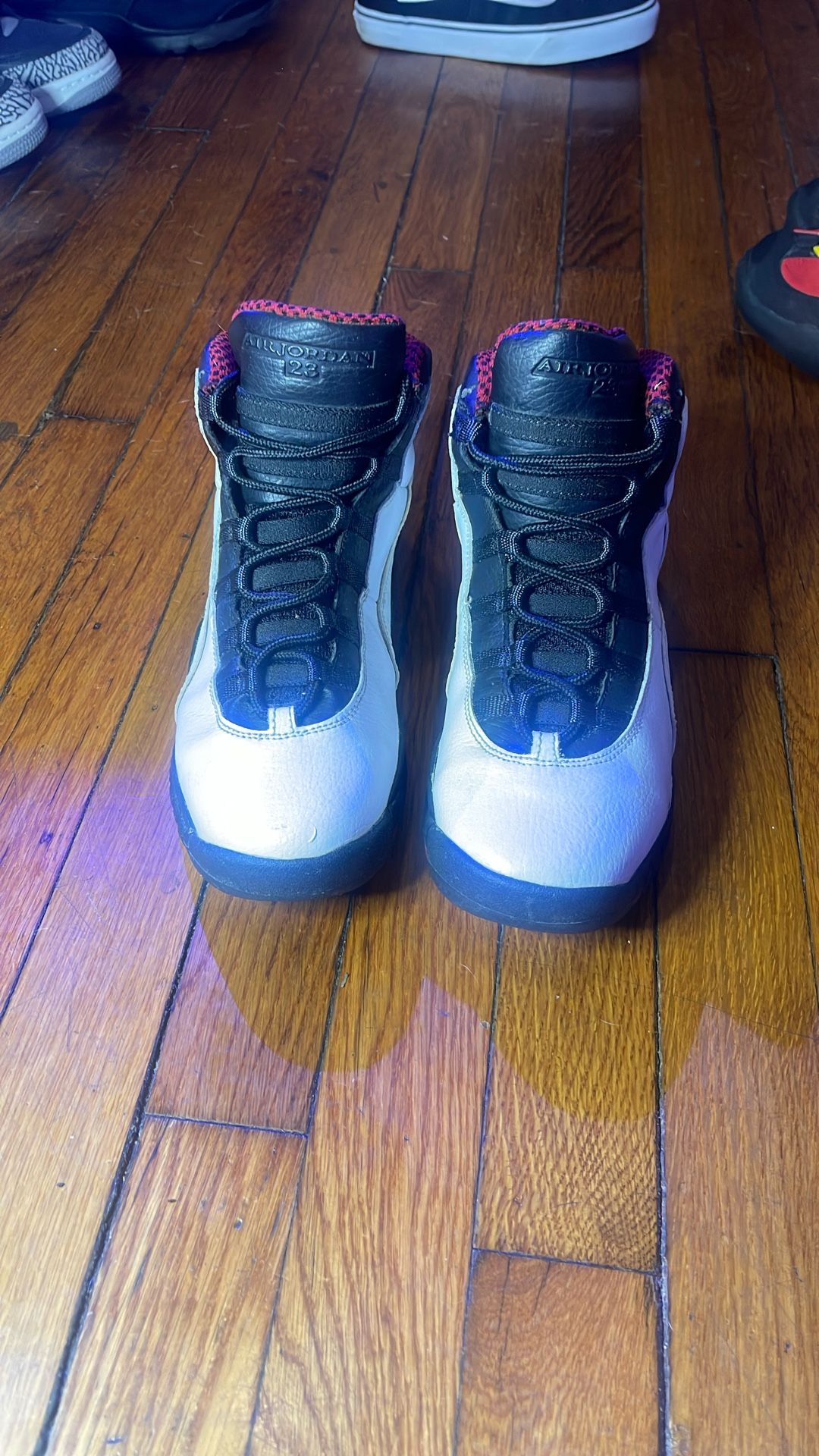 Air Jordan Retro Chicago 10s Size 6.5Y