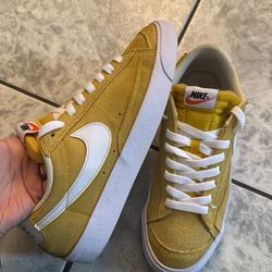 Nike Size 9.5
