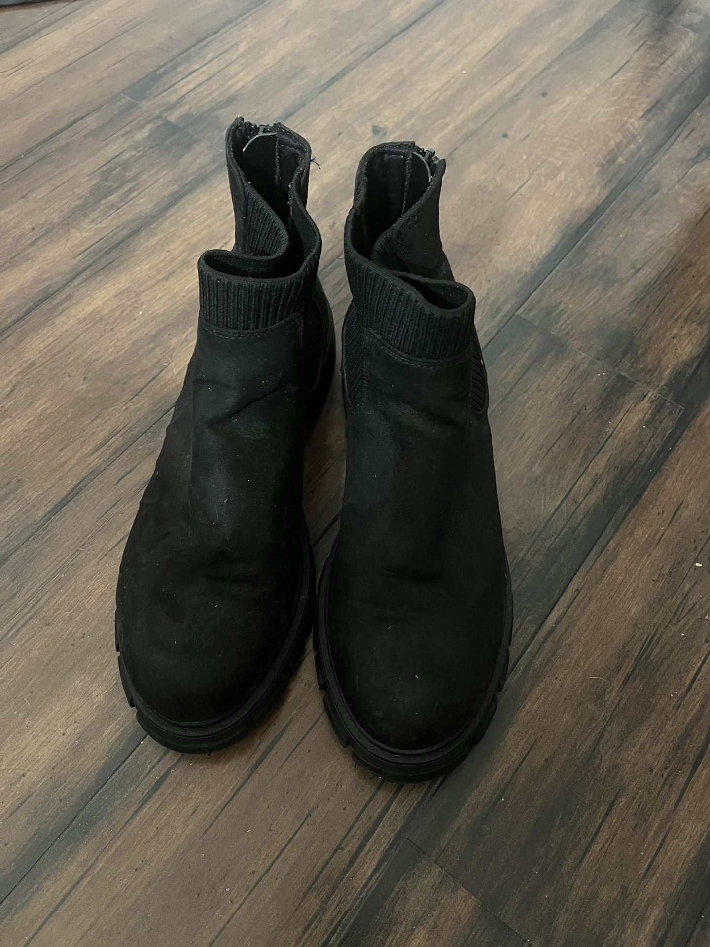 Black boots 