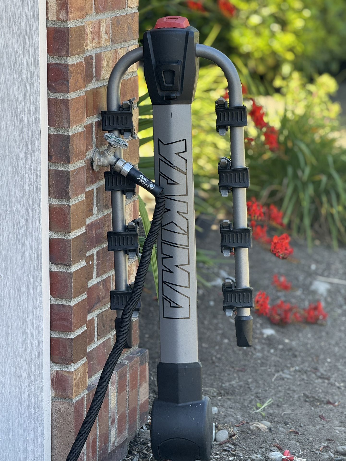 Yakima RidgeBack Tilt-Away Hitch Bike Rack (Holds 4 Bikes)