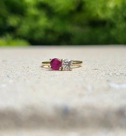 14K Gold Ruby Diamond Vintage Ring (Jewelry Box Included)