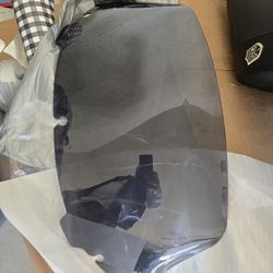 Windshield 