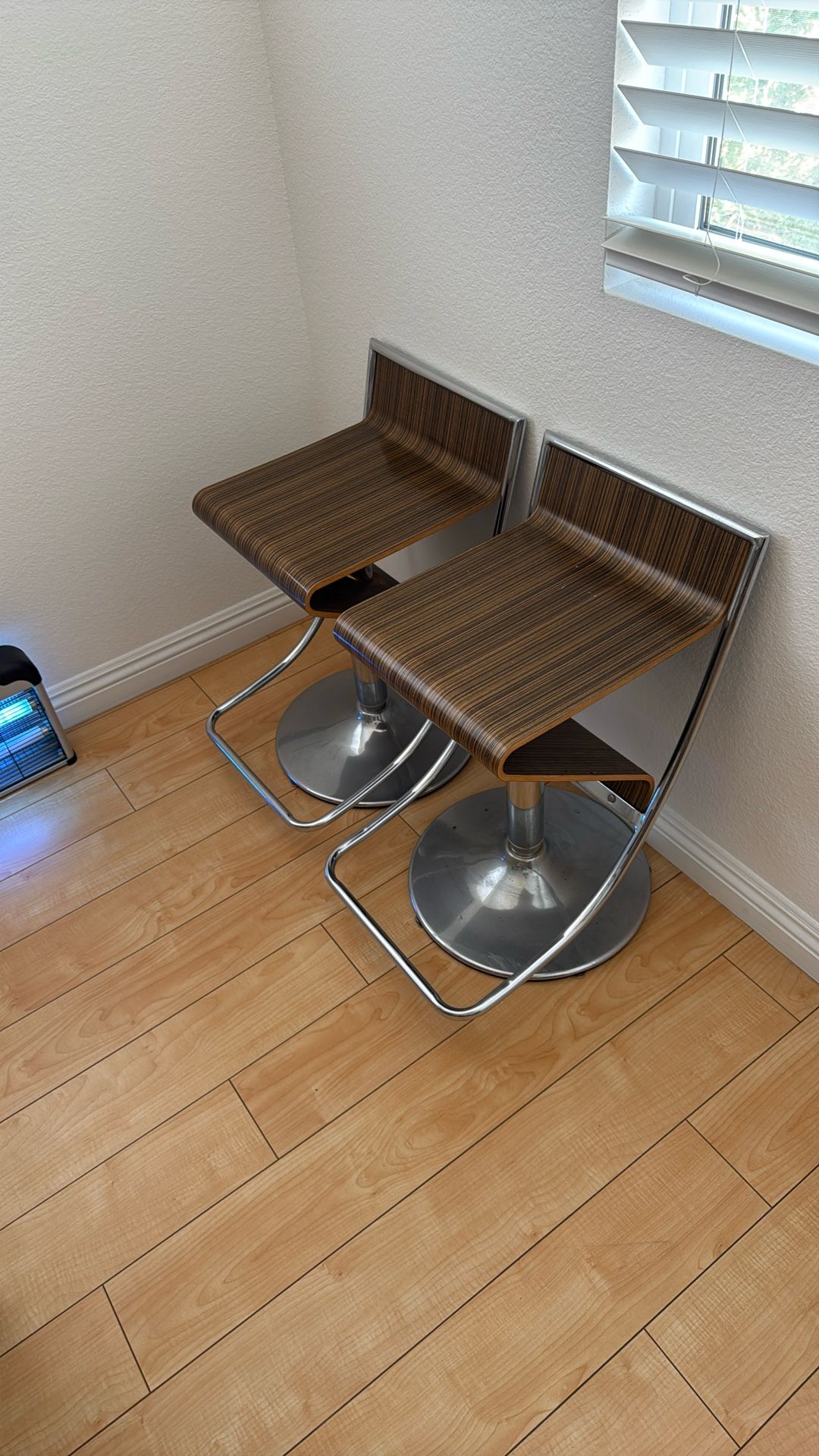bar stools chairs