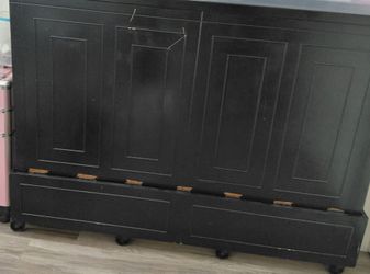 Black hideaway bed