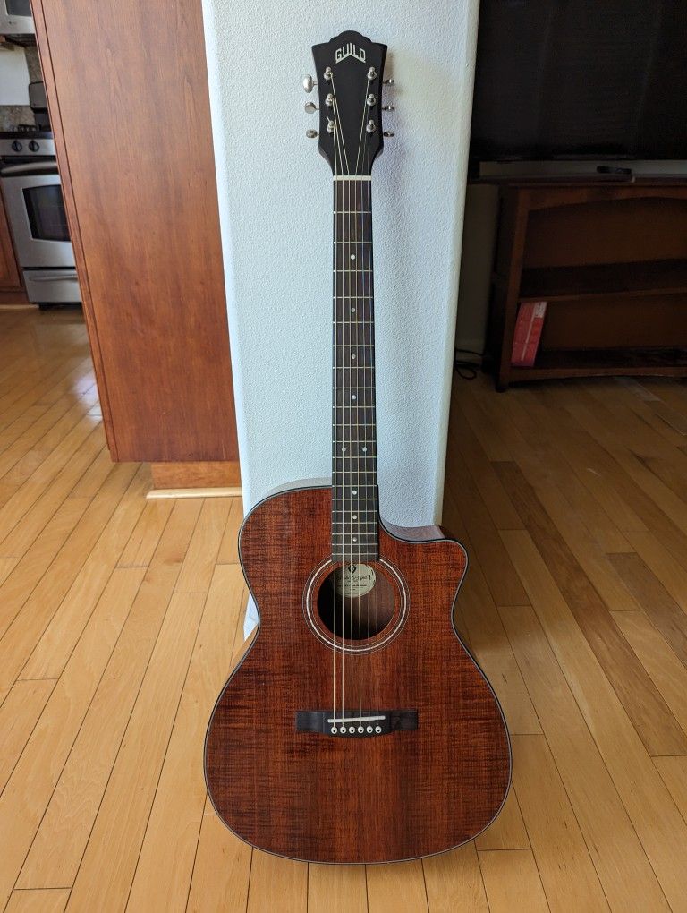 GUILD Acoustic/Electric om-260ce