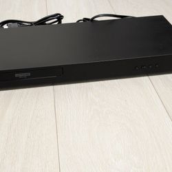 LG 4K Blu-ray / DVD Player UBK80 - Like New Condition 