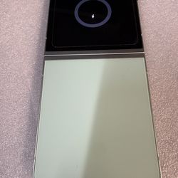 Samsung flip z6 256 Gb unlocked needs repair