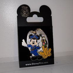 Disney official pin trading Officer Mickey Mouse and K-9 Pluto on badge