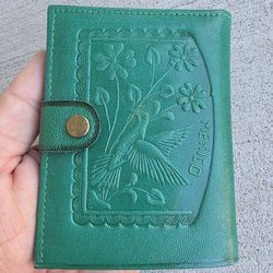 🇲🇽 Vintage Green Embossed Leather Wallet – Mexico – Bird & Floral Design – 1960s