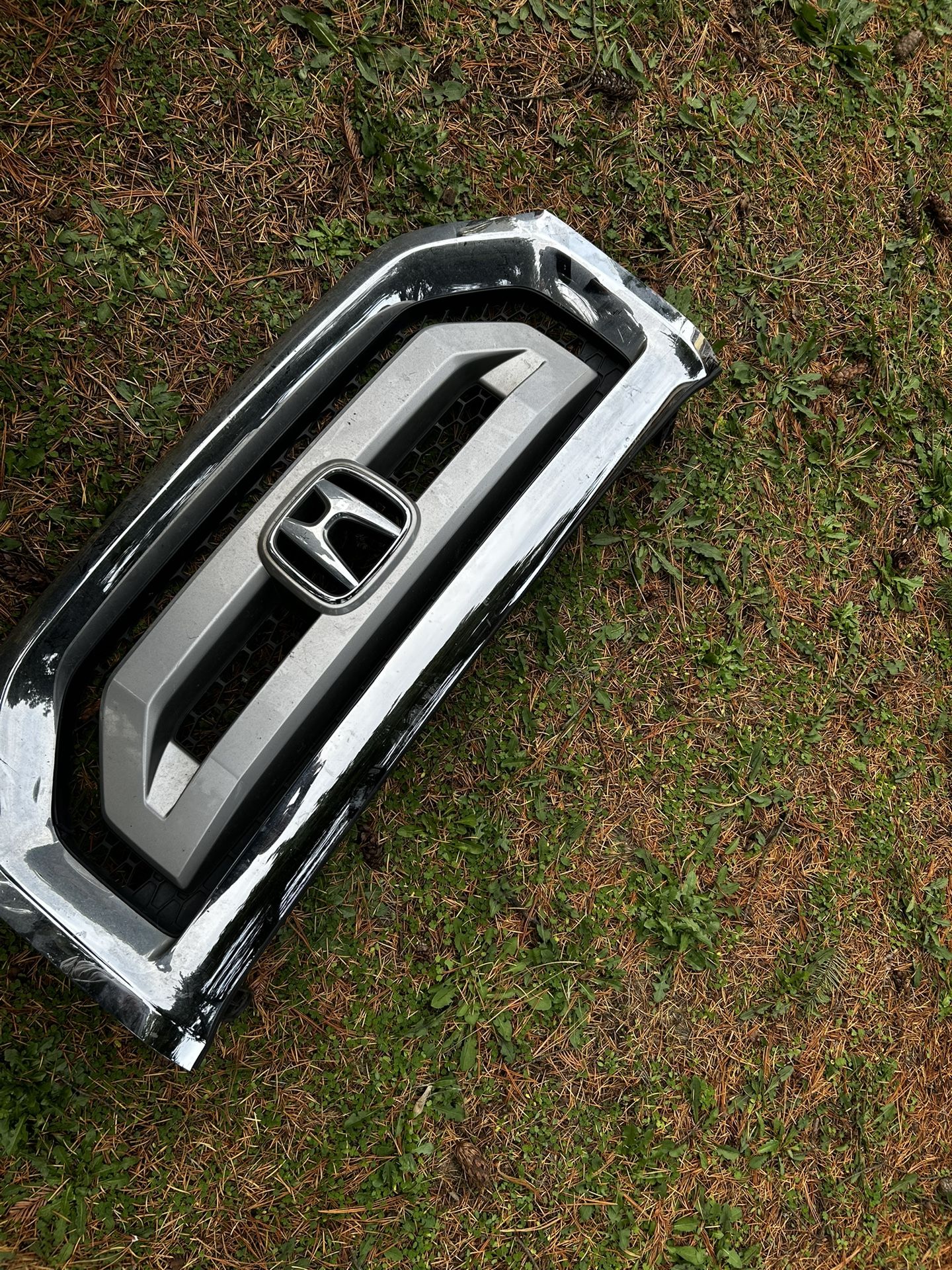 2008 Honda Pilot Grill