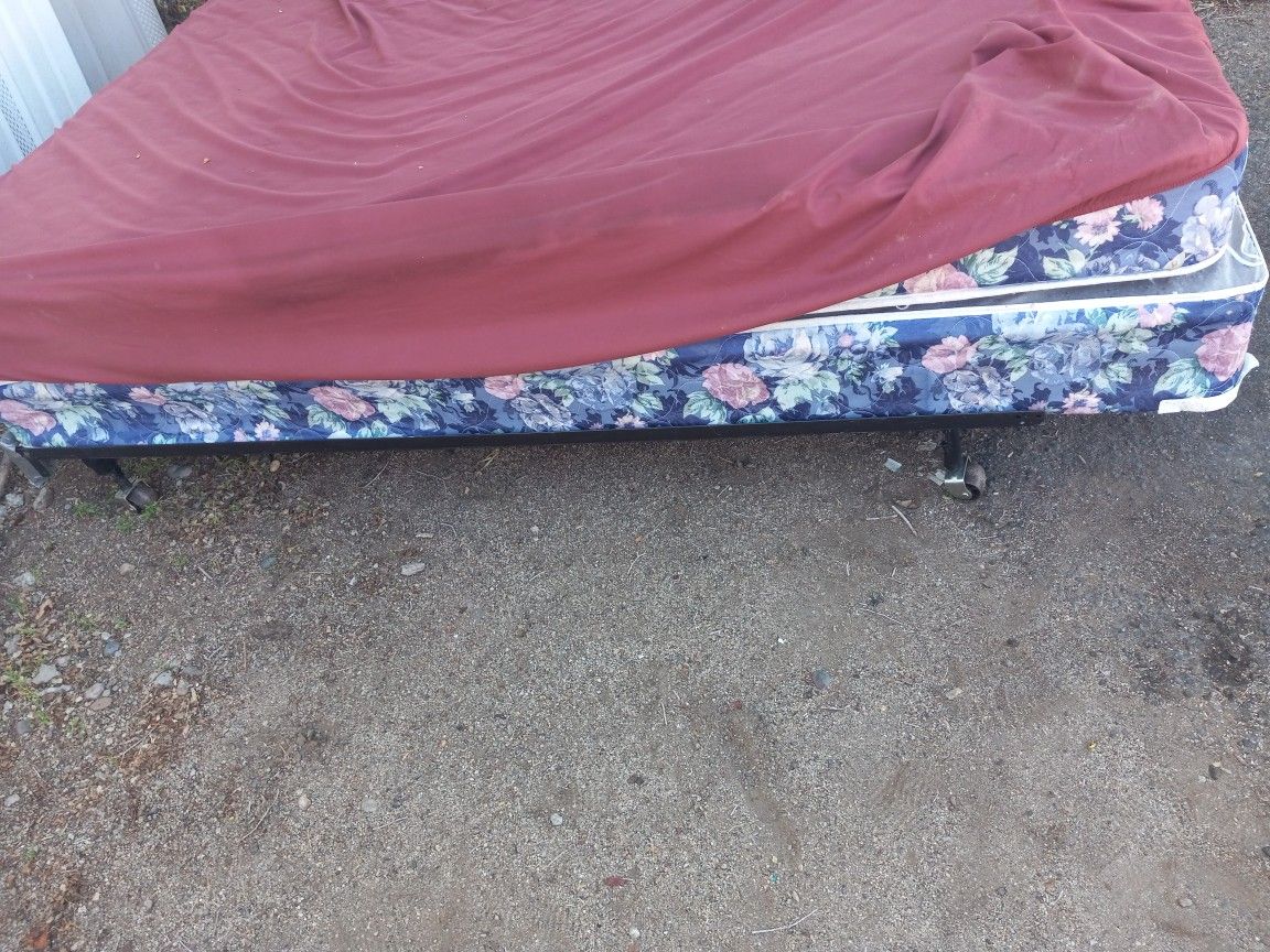 Queen 👑 Size Bed