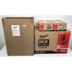 Milwaukee MXF002-2XC MX FUEL 3600W/1800W Power Supply, Battery & Charger Bundle
