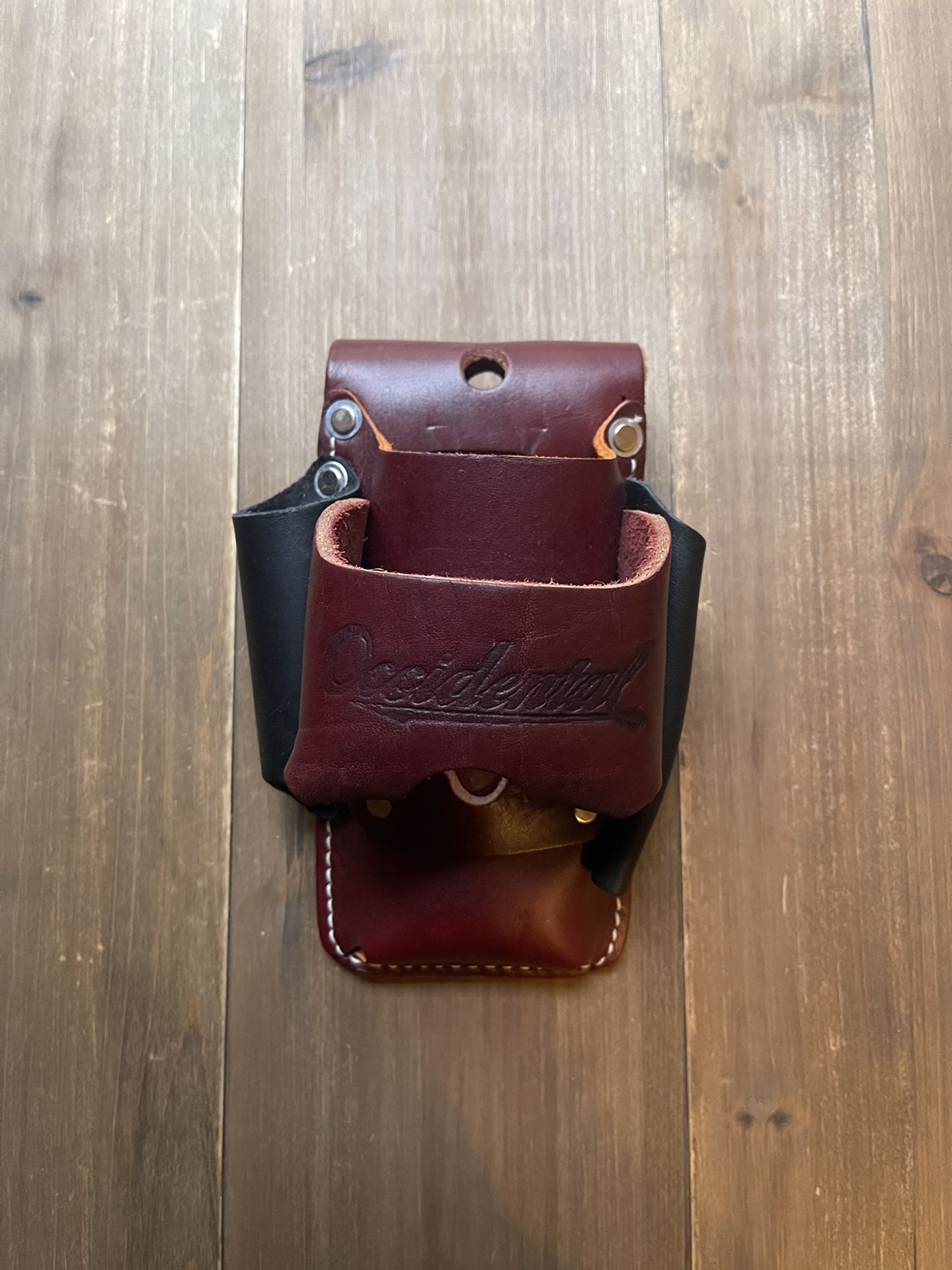 Occidental Leather 5523 Clip-On in Tool/Tape Holder Tool Pouch for Sale  in The Bronx, NY OfferUp