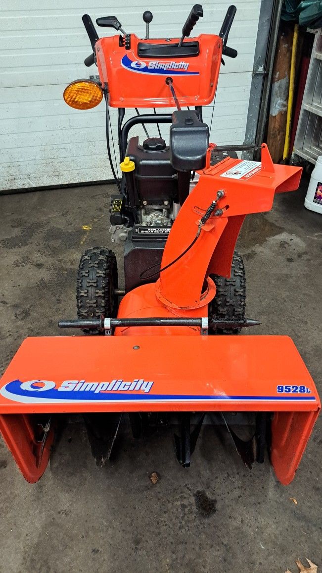 For Sale: Simplicity Snowblower 9.5HP/28" Bucket $1,000.