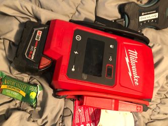 Milwaukee M18 Portable Power Source