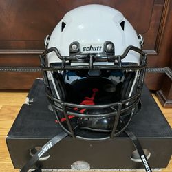 SCHUTT Football Helmet Size Medium