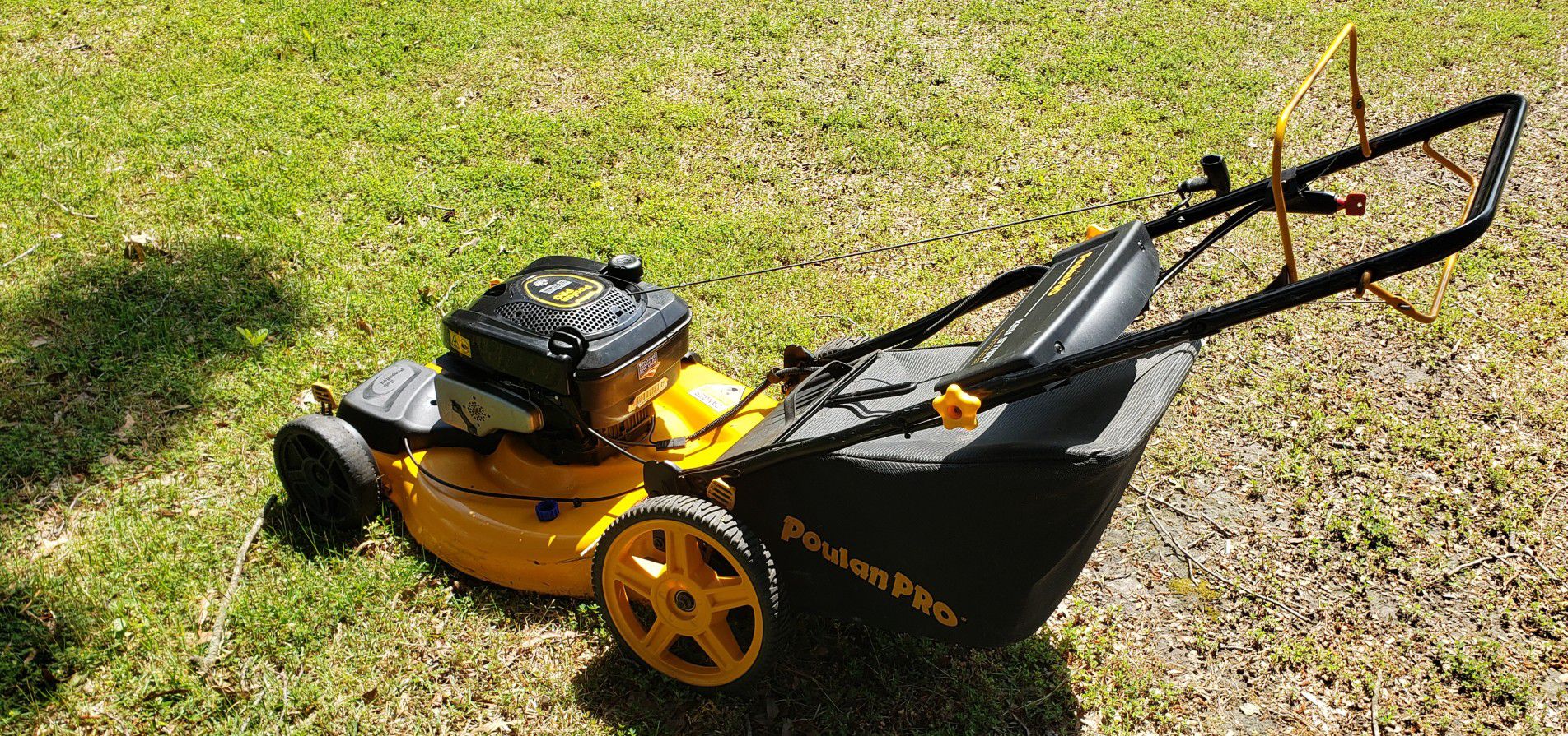 Poulan Pro 190cc 21" high wheel self propelled gas lawnmower with electric key start technology