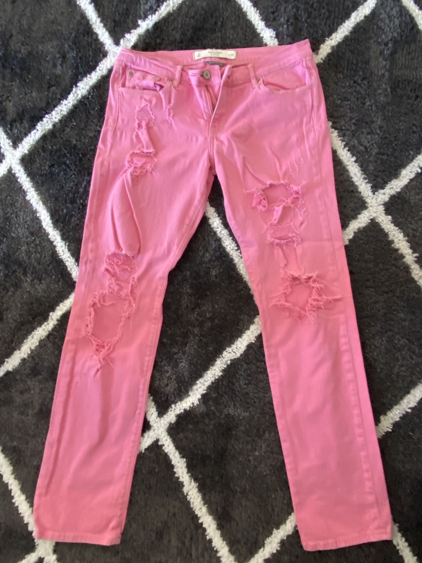 Women Abercrombie Hot Pink Jeans with Rips size 29 skinny/stretch