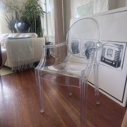 Oval Back Ghost Chair With  Arms
