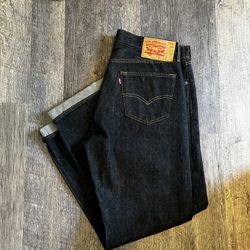Charcoal Levi’s 501’s