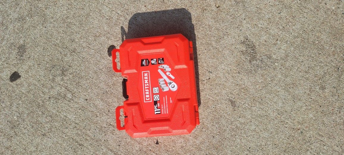 CRAFTSMAN PROFESSIONAL TOOL KIT (SMALL)
