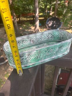 Venture style planter