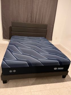 Queen bed with mattress Serta