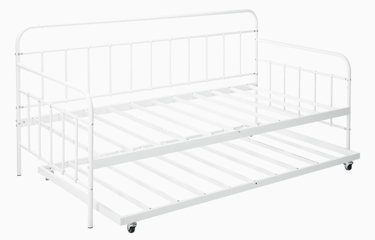 Twin Daybed And Trundle With Mattresses for Sale in San Antonio, TX