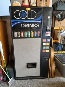 Dixie Narco 501 Cold Drink Vending Machine