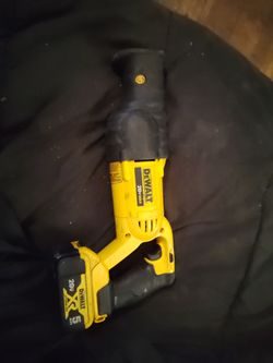DeWalt Sawall  With Battery And Charger 