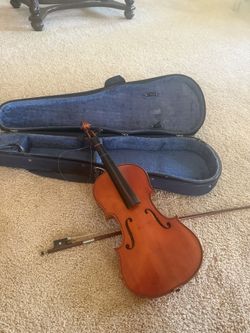 Old Violin Needs Slight Repairs