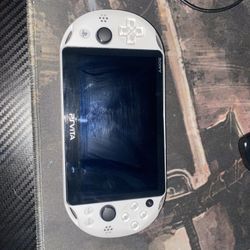PS VITA (MODDED) 250$!!! BARLEY USED!!!!