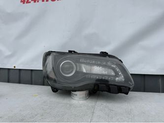 Chrysler 300 / 2015 /2016 2017 2018 2019 2020 2021 2022 2023 HEADLIGHT HEADLAMP RIGHT PASSENGER SIDE RH USED ORIGINAL OEM