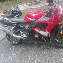 Motorcycle 2004 R6