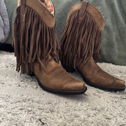 Ladies Leather Ariat Fringe Boots 