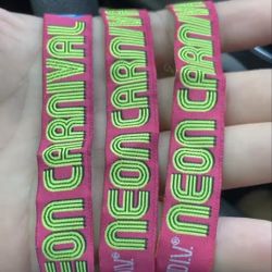 ONE NEON CARNIVAL WRISTBAND