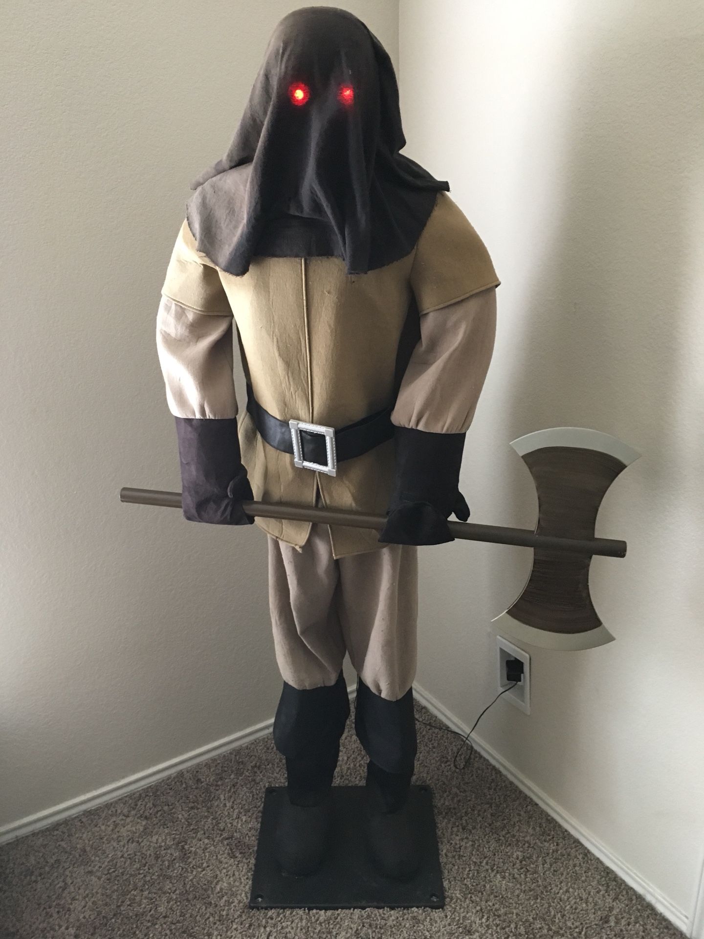 Rare Lifesize Animated Executioner Halloween Prop Animatronic