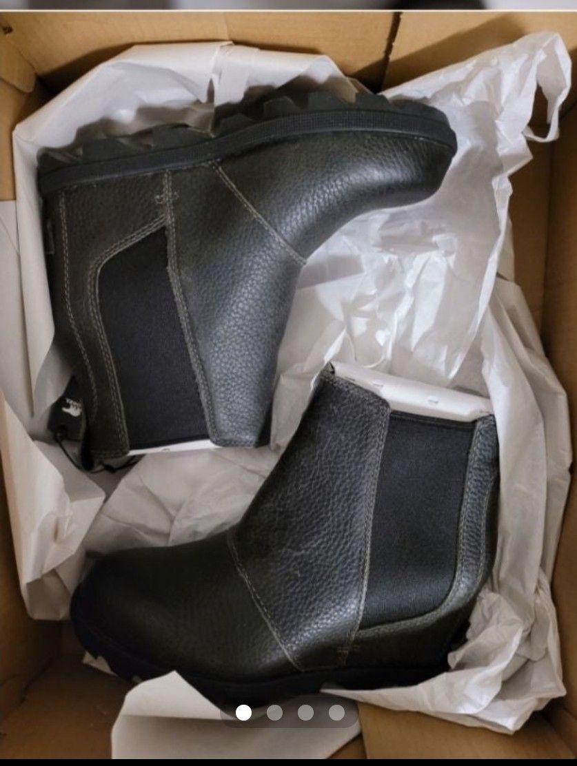 Size 6 WEATHERIZED SOREL booties