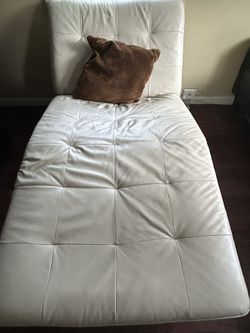Leather Chaise Free To Pick Up Only