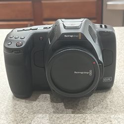 Blackmagic Pocket Cinema Camera 6K Pro Bundle