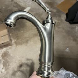 American Standard bathroom Vanity faucetWith Drain Kit