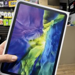 iPad Pro 12.9” Available