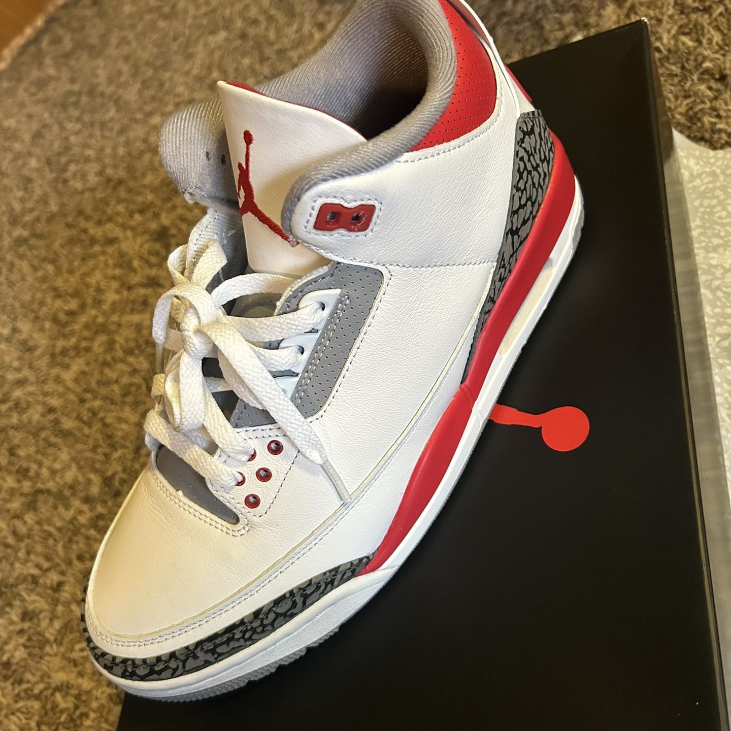 Jordan 3 Fire Reds