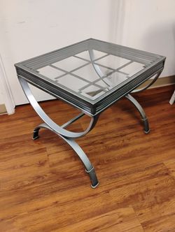 Clearance - Silver End Table With An Arched Base 