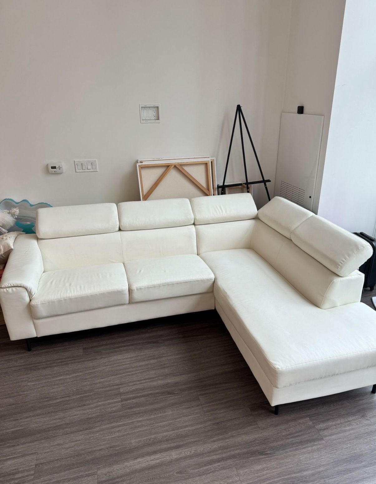 Modern White Leather L-Shaped Sectional – Custom & Luxurious
